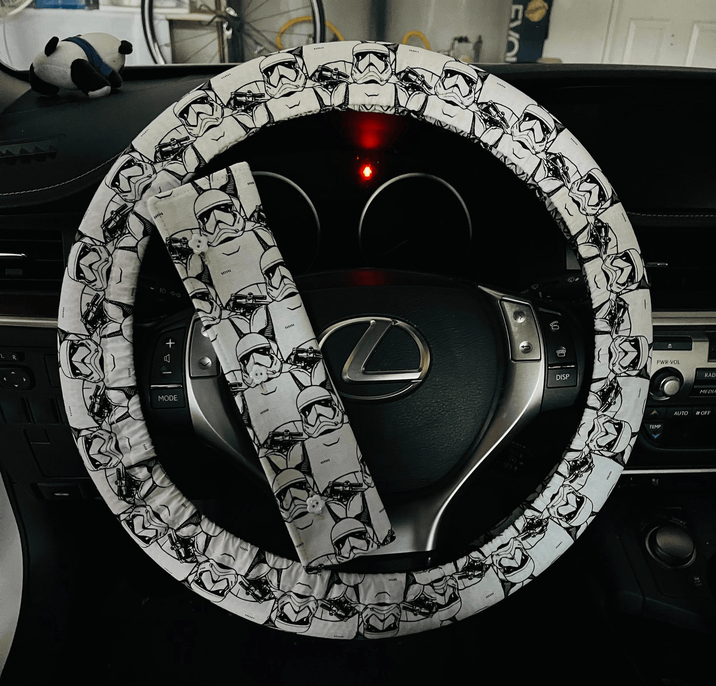 SW Steering Wheel Cover SW Stormtrooper Doodle Pattern Driving Wheel Cover White