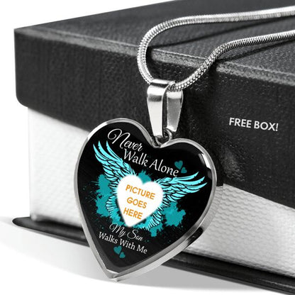 Personalized Memorial Heart Necklace Never Walk Alone Wings For Mom Dad Grandma Daughter Son Custom Memorial Gift M169